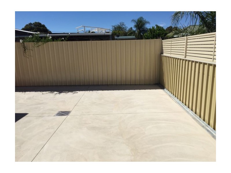2/430 Parnall Street, Lavington NSW 2641