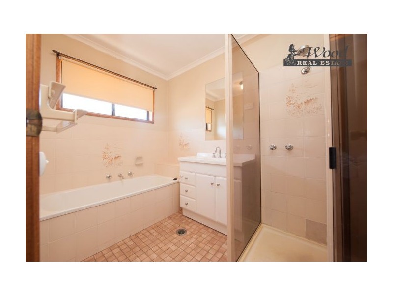 4 Candlebark Street, Thurgoona NSW 2640