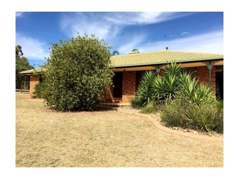 1 Ironbark Road, Thurgoona NSW 2640