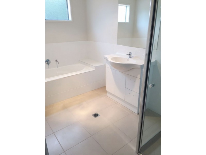 16 Bevington Bend, Lavington NSW 2641