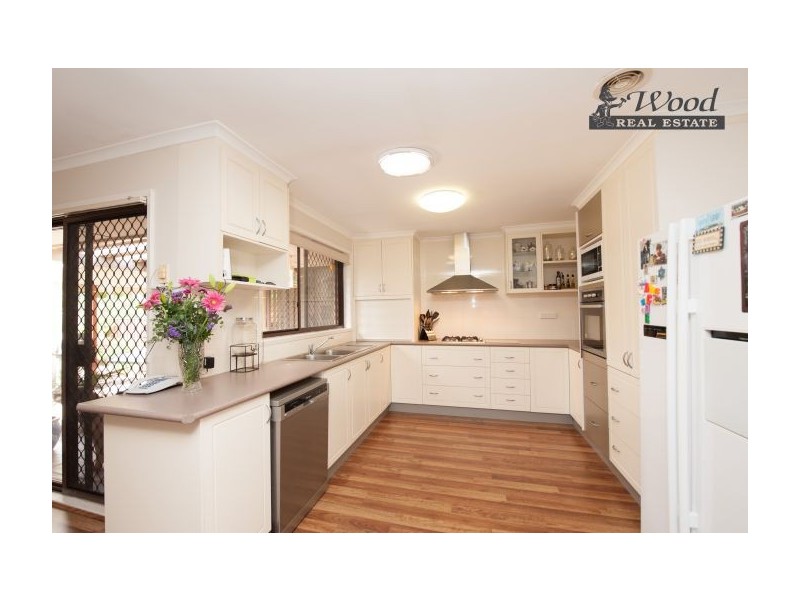 10 Buller Crescent, Thurgoona NSW 2640