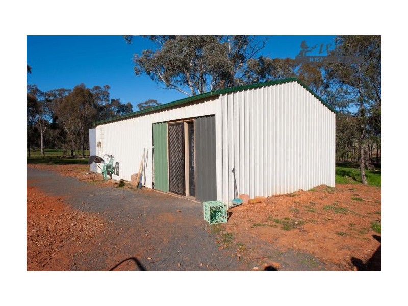 60 Cullen St, Pleasant Hills NSW 2658