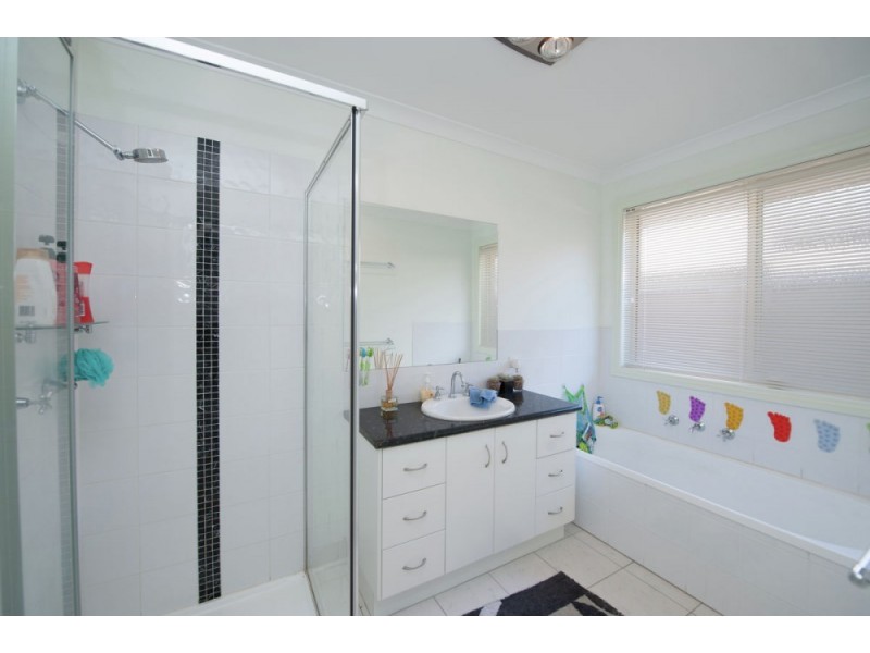 1 Brent Court, Lavington NSW 2641