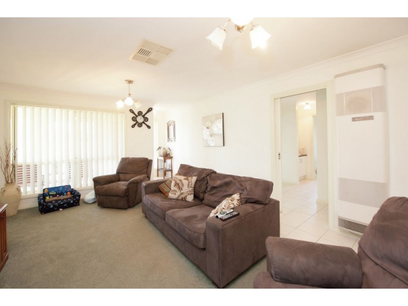 1 Brent Court, Lavington NSW 2641