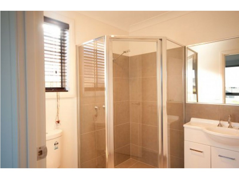 4 Willaroo St, Thurgoona NSW 2640