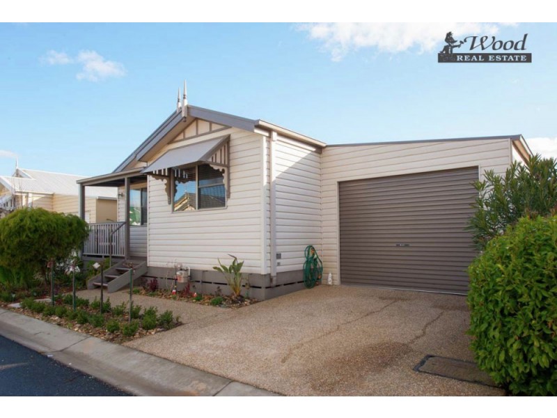 140/639 Kemp Street, Lavington NSW 2641