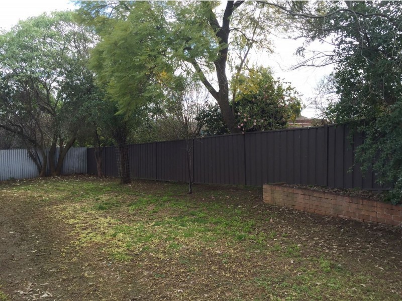 2/252 Bernhardt Street, East Albury NSW 2640