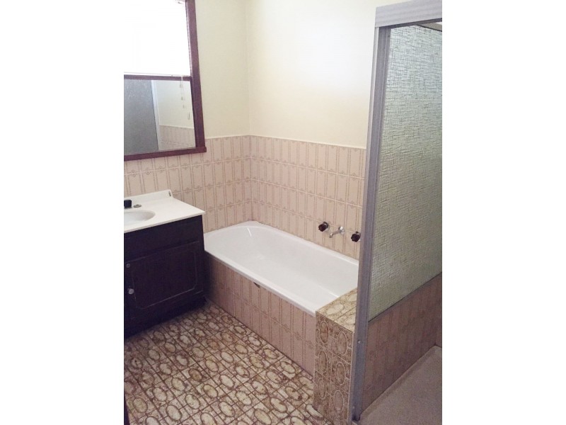 2/252 Bernhardt Street, East Albury NSW 2640