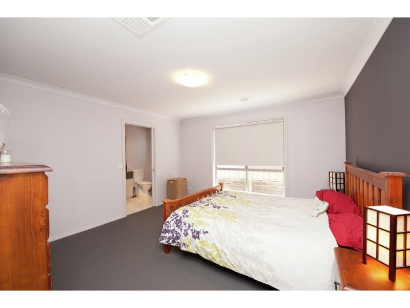 16 Bullfrog Court, Thurgoona NSW 2640