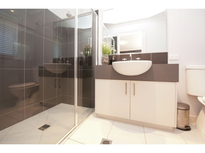 16 Bullfrog Court, Thurgoona NSW 2640