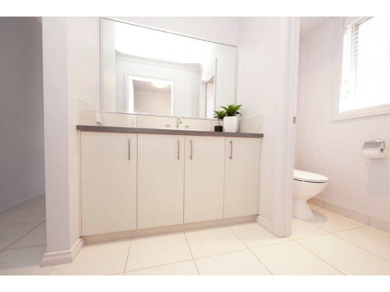 16 Bullfrog Court, Thurgoona NSW 2640