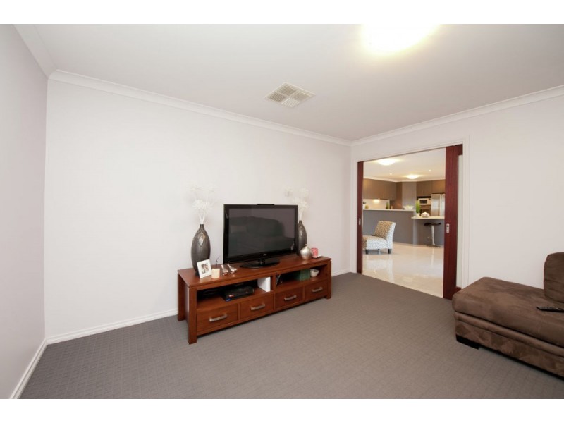 16 Bullfrog Court, Thurgoona NSW 2640