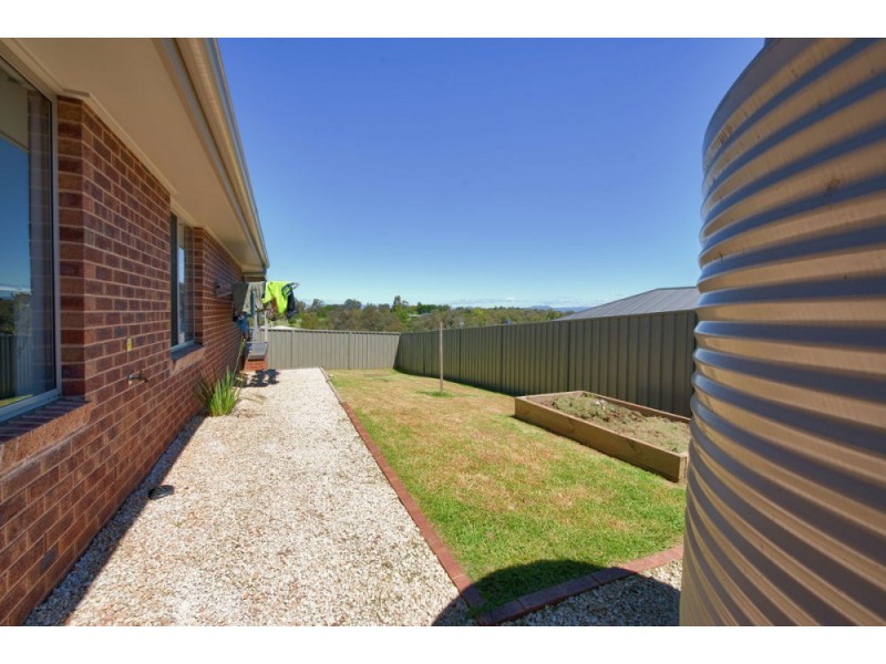 16 Bullfrog Court, Thurgoona NSW 2640