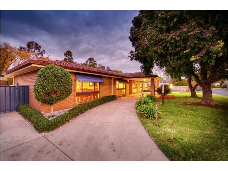 526 Lyne Street, Lavington NSW 2641