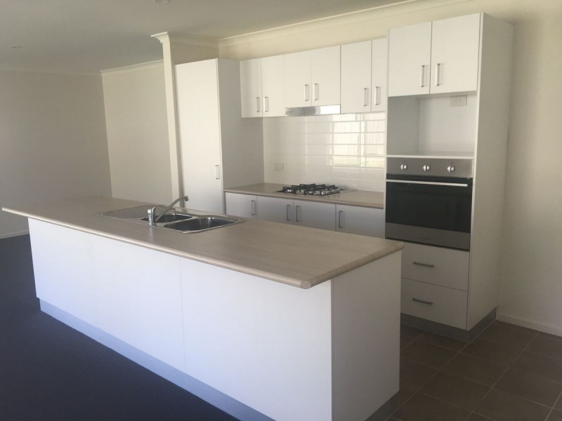 24 Harry Crescent, Lavington NSW 2641