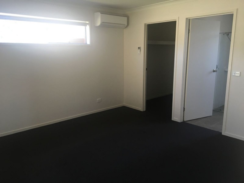 24 Harry Crescent, Lavington NSW 2641