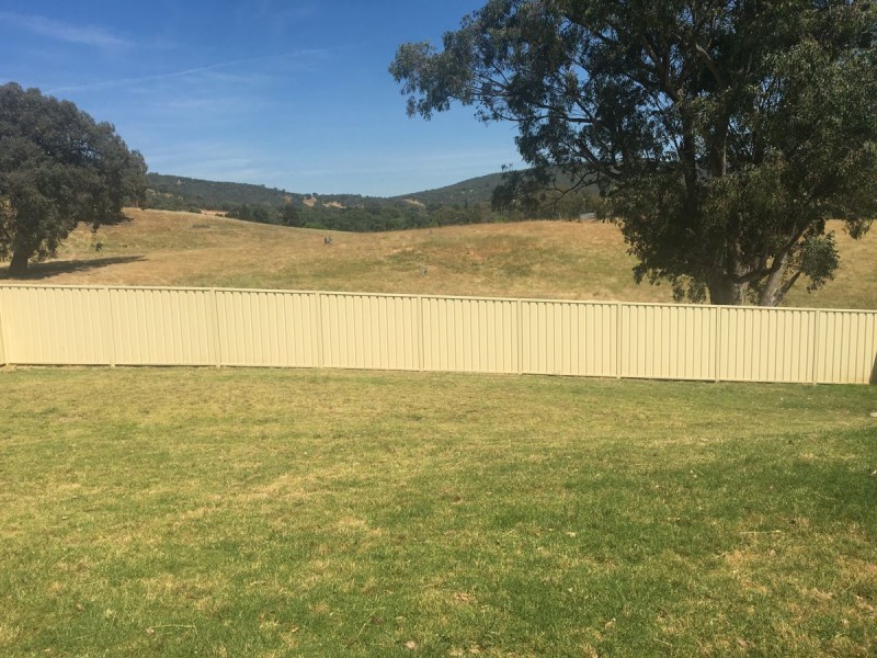 24 Harry Crescent, Lavington NSW 2641