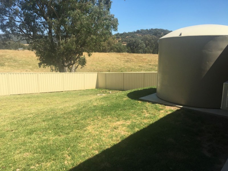 24 Harry Crescent, Lavington NSW 2641