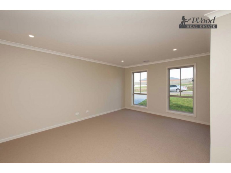 80 Wellington Drive, Thurgoona NSW 2640