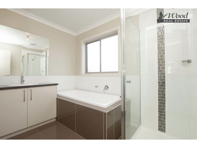 80 Wellington Drive, Thurgoona NSW 2640