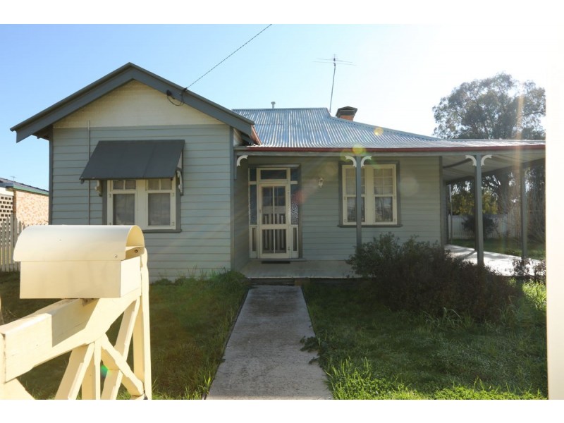 15 Sladen Street, Henty NSW 2658