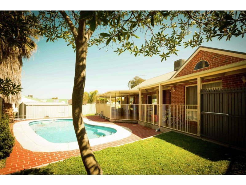 3 Dirru Court, Lavington NSW 2641