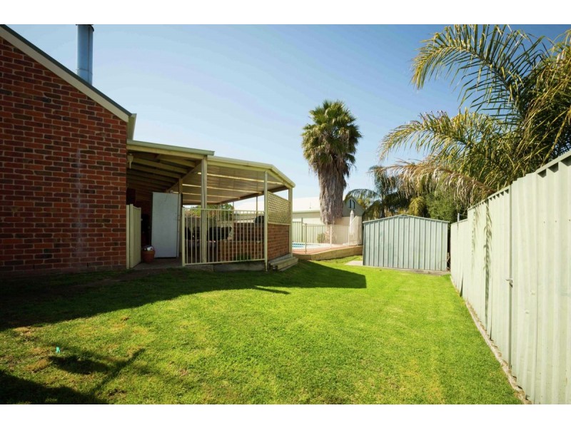 3 Dirru Court, Lavington NSW 2641