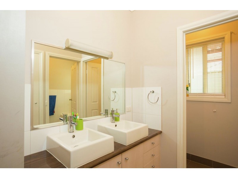 3 Dirru Court, Lavington NSW 2641