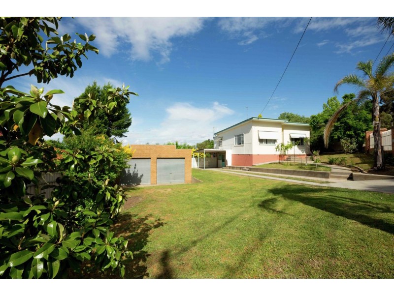 9 Panorama Place, Lavington NSW 2641