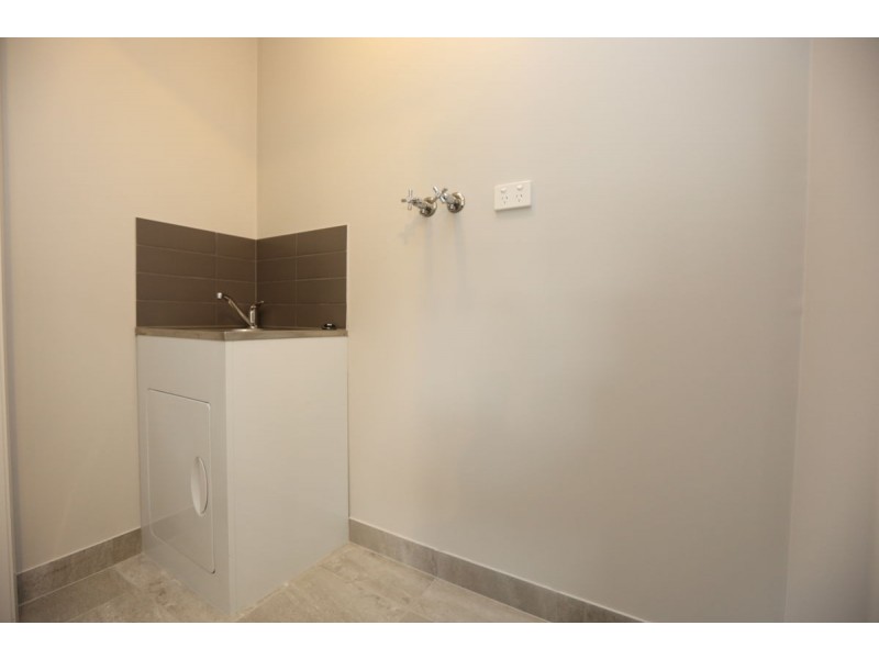 4 Paddlesteamer Court, Thurgoona NSW 2640