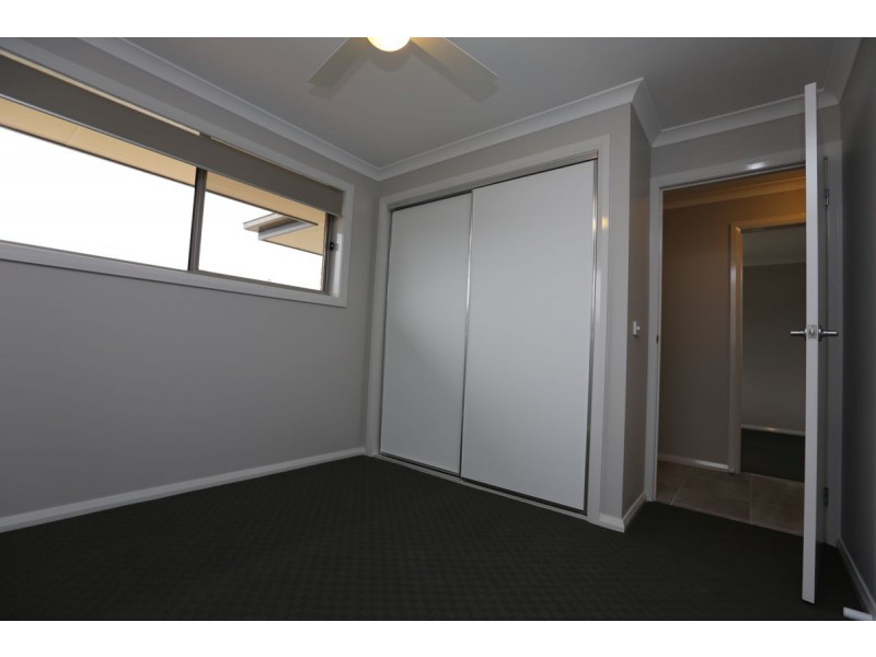 4a Paddlesteamer Crt, Thurgoona NSW 2640