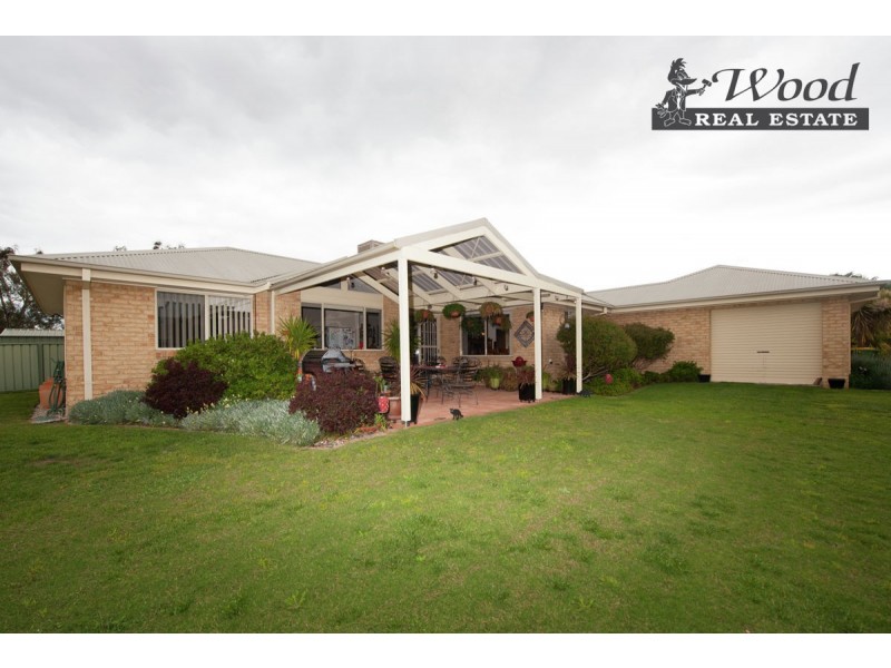 50 The Avenue, Thurgoona NSW 2640