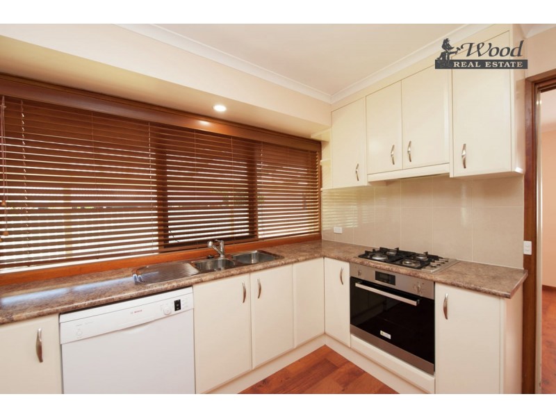 2 Troon Court, Thurgoona NSW 2640