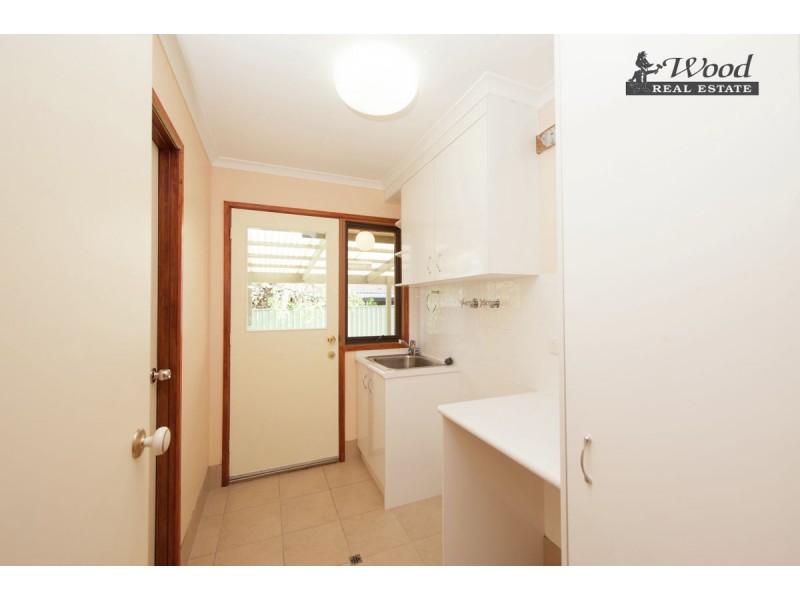 2 Troon Court, Thurgoona NSW 2640