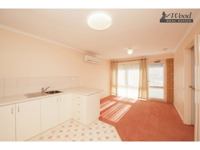 2 Troon Court, Thurgoona NSW 2640