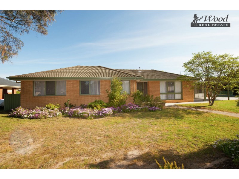 2 Troon Court, Thurgoona NSW 2640