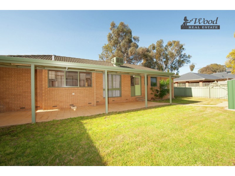 2 Troon Court, Thurgoona NSW 2640