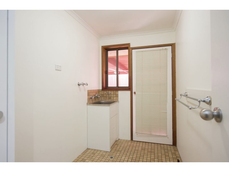 377 Poplar Drive, Lavington NSW 2641