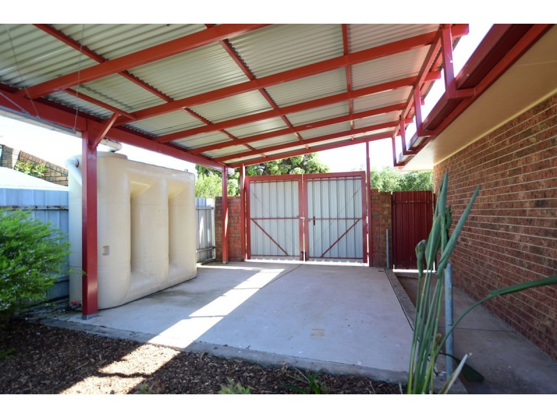 377 Poplar Drive, Lavington NSW 2641