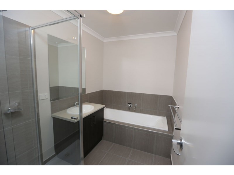 6 Barnett Ave, Thurgoona NSW 2640