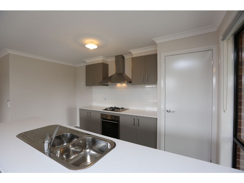 6 Barnett Ave, Thurgoona NSW 2640