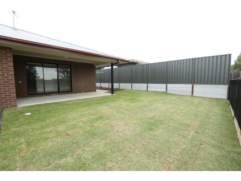 6a Barnett Avenue, Thurgoona NSW 2640