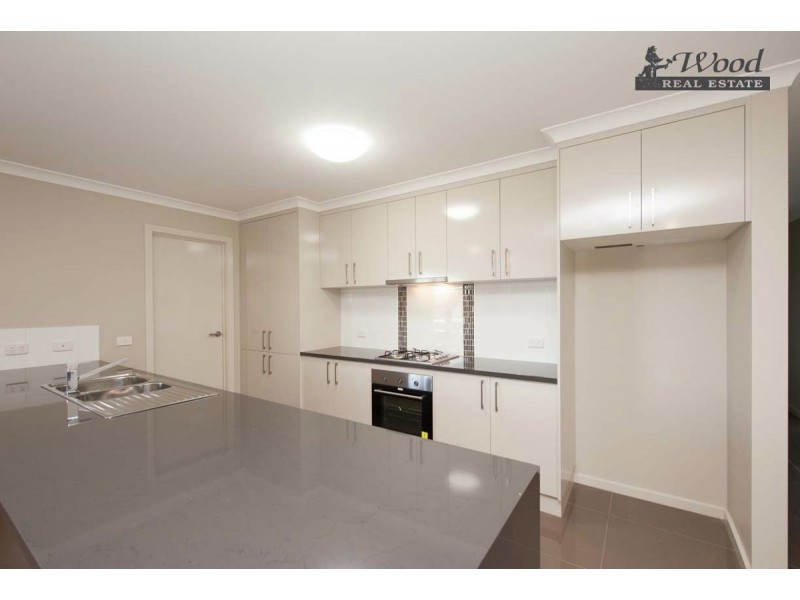 80 Wellington Drive, Thurgoona NSW 2640