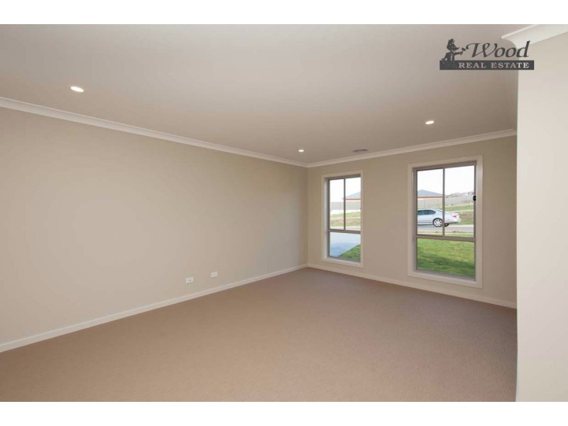 80 Wellington Drive, Thurgoona NSW 2640