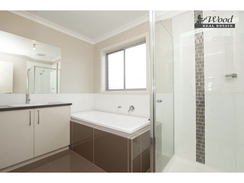 80 Wellington Drive, Thurgoona NSW 2640