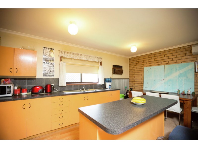 4/432 Kotthoff St, Lavington NSW 2641