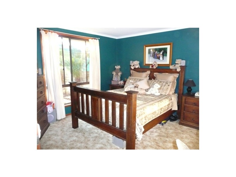 2 Sugargum Rd, Thurgoona NSW 2640