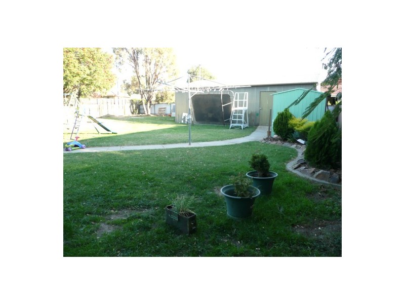 2 Sugargum Rd, Thurgoona NSW 2640