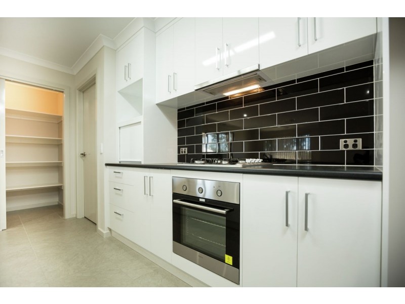 72 Wellington Drive, Thurgoona NSW 2640