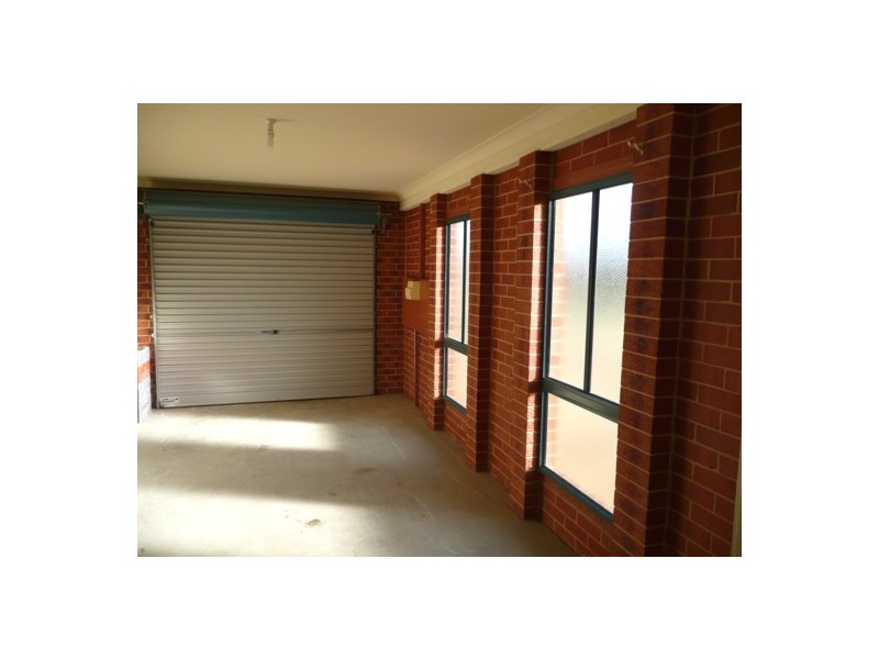 Unit 1-374 Cambourne St, Lavington NSW 2641